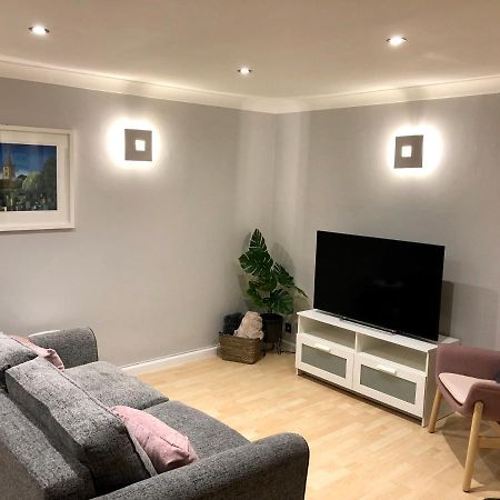 Ab - Top Floor 2 Bed Modern Town Centre Apartment With Parking For One Vehicle Στράτφορντ απόν Έιβον Εξωτερικό φωτογραφία