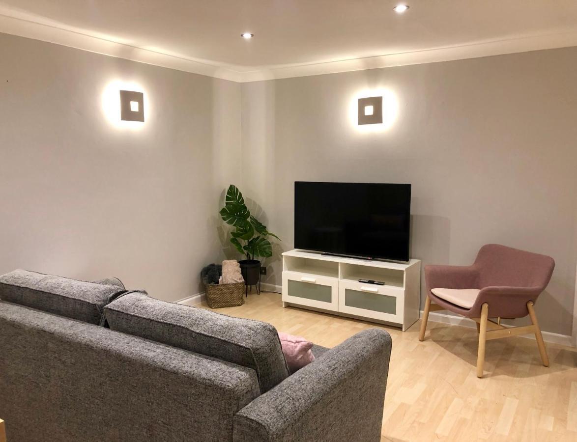 Ab - Top Floor 2 Bed Modern Town Centre Apartment With Parking For One Vehicle Στράτφορντ απόν Έιβον Εξωτερικό φωτογραφία