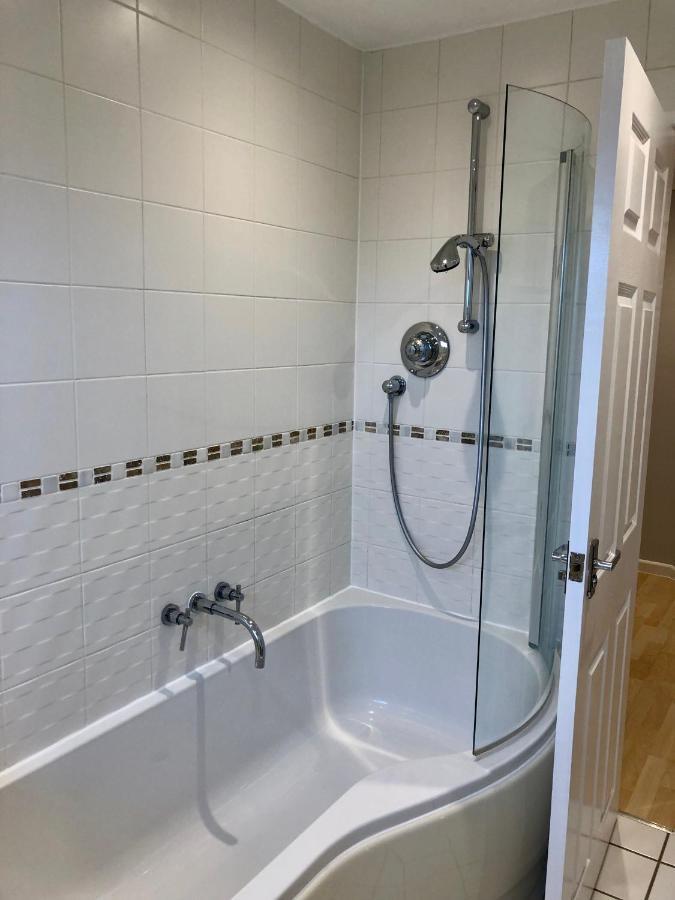 Ab - Top Floor 2 Bed Modern Town Centre Apartment With Parking For One Vehicle Στράτφορντ απόν Έιβον Εξωτερικό φωτογραφία