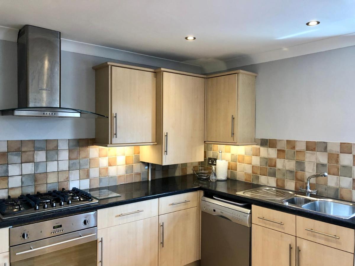Ab - Top Floor 2 Bed Modern Town Centre Apartment With Parking For One Vehicle Στράτφορντ απόν Έιβον Εξωτερικό φωτογραφία