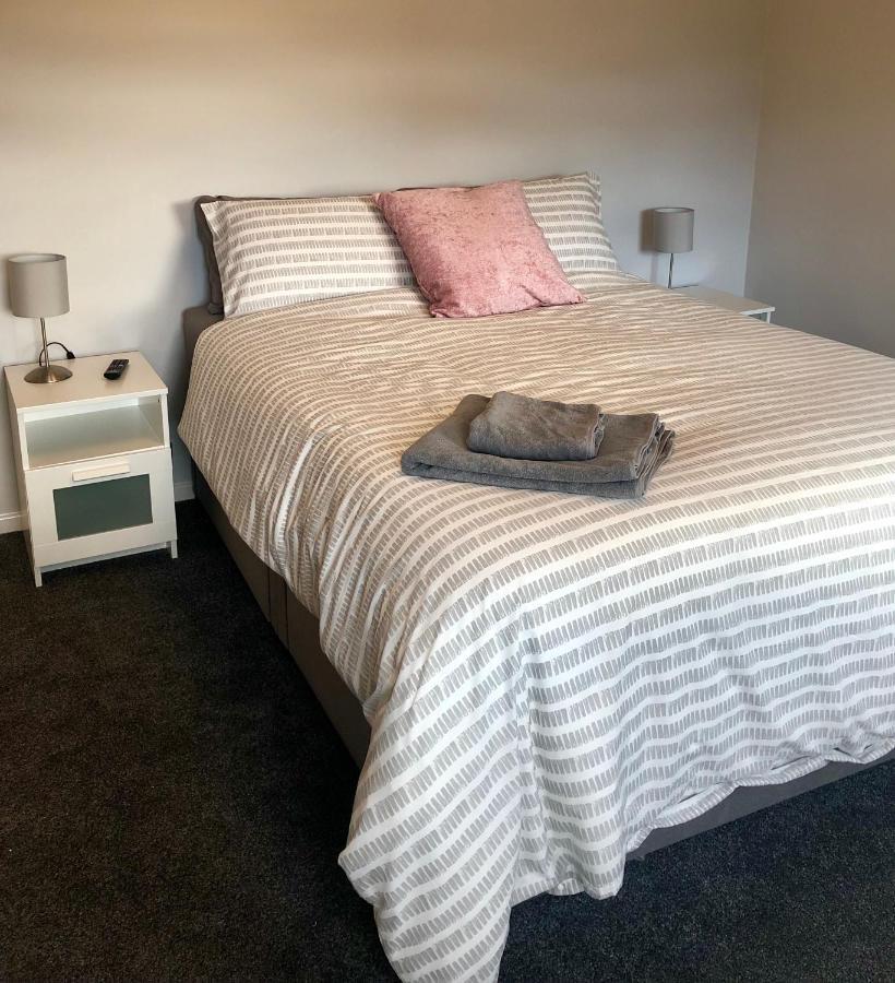 Ab - Top Floor 2 Bed Modern Town Centre Apartment With Parking For One Vehicle Στράτφορντ απόν Έιβον Εξωτερικό φωτογραφία