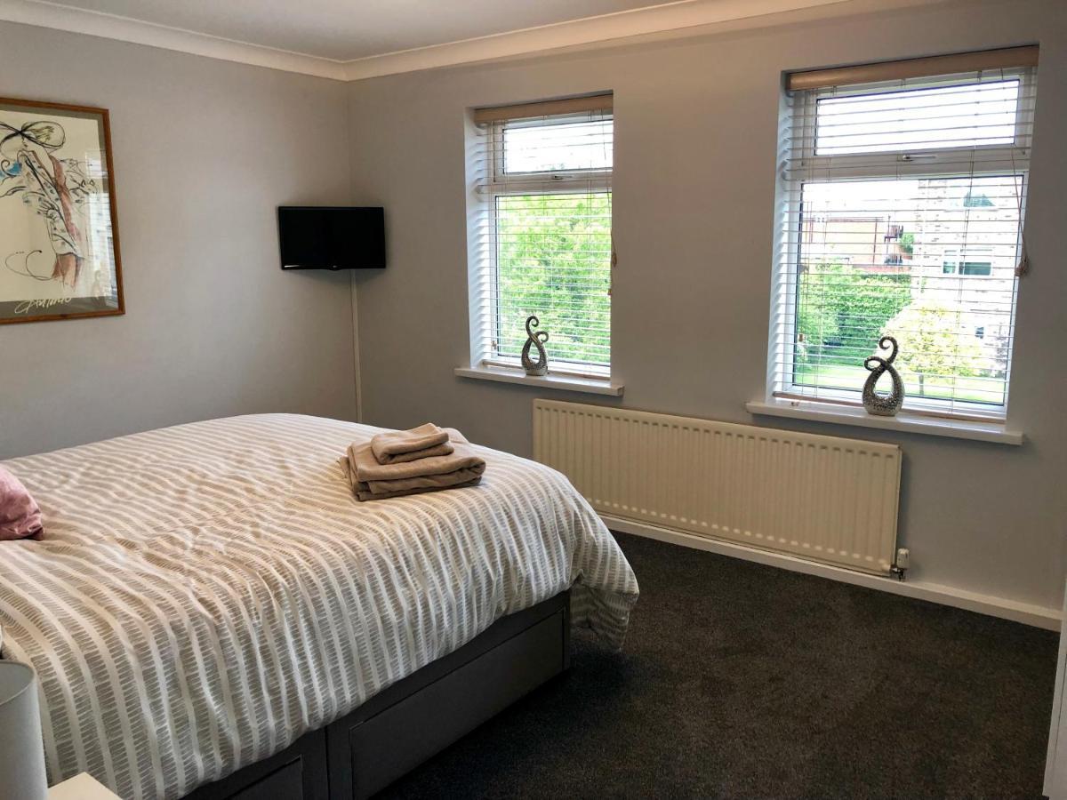 Ab - Top Floor 2 Bed Modern Town Centre Apartment With Parking For One Vehicle Στράτφορντ απόν Έιβον Εξωτερικό φωτογραφία